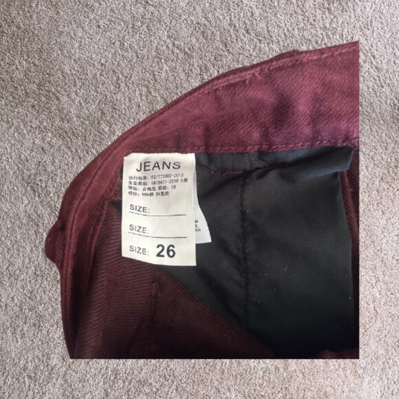 🧥 **Top: Levi’s Pink Denim Jacket** - Picture 11 of 14